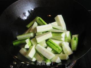 Stir-fried Shrimp with Loofah recipe