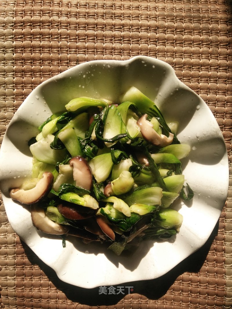 Stir-fried Mushrooms with Green Vegetables recipe