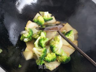 Winter Squash and Broccoli in Oyster Sauce recipe