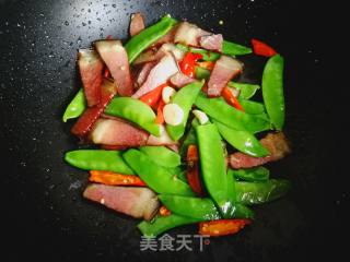 Fried Bacon with Snow Peas recipe