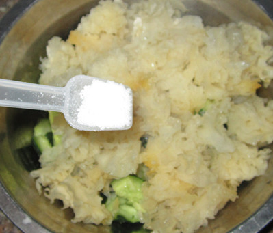 Cucumber with Tremella recipe