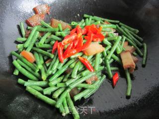 Stir-fried Bacon with Cowpea recipe