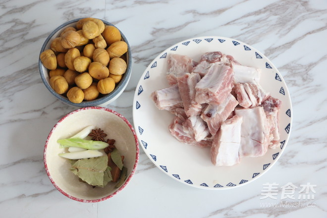 Chestnut Stewed Pork Ribs recipe