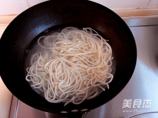 Fried Noodles with Seafood recipe