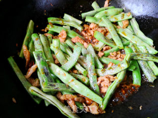 Braised Noodles with Beans recipe