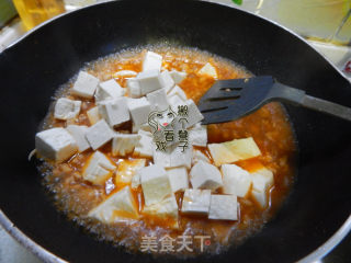 Tofu with Basil, Tomato and Minced Meat recipe