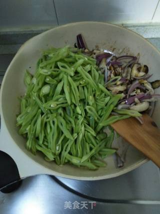 Stir-fried Shredded Beans recipe