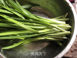 Stir-fried Shredded Bamboo Shoots with Leek recipe