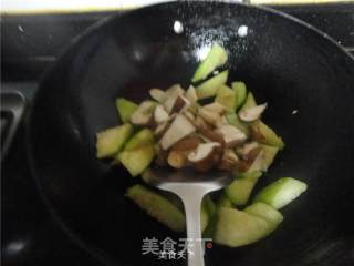 Mushroom Loofah Soup recipe