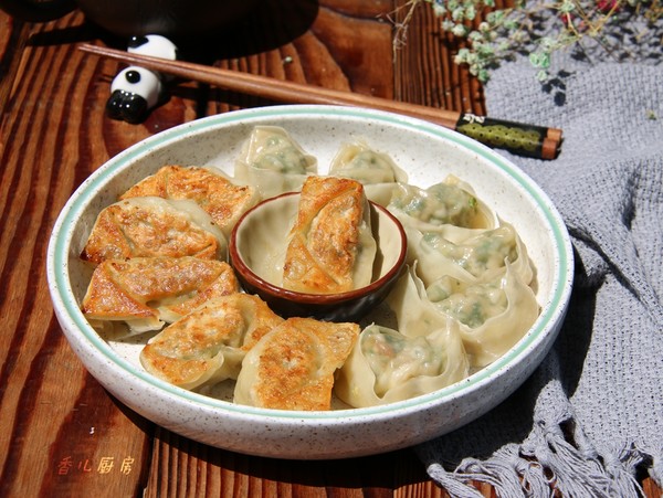 Dry Fried Shepherd's Purse and Bamboo Shoot Meat Wonton recipe