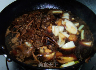 Braised Chicken Drumsticks with Tea Tree Mushroom recipe