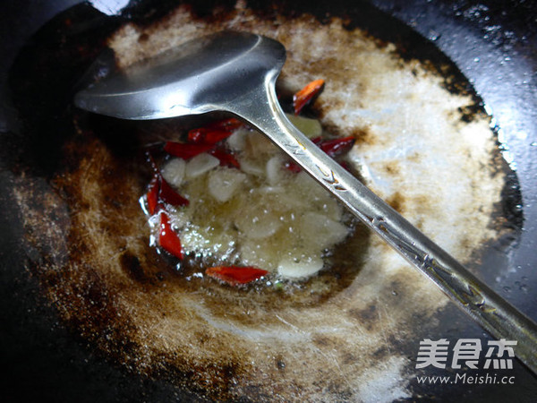 Stir-fried White Jade Crab recipe