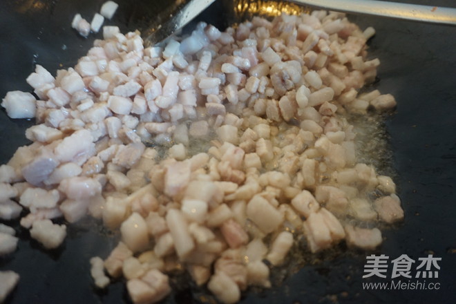 Qingming Traditional Dried Diced Pork Fried Sauce recipe