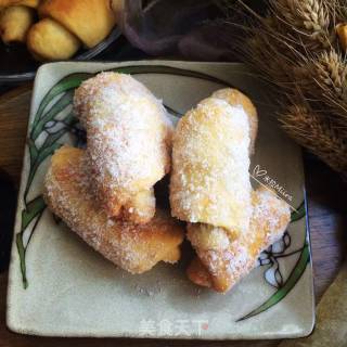 Coconut and Mulberry Sauce Rolls recipe