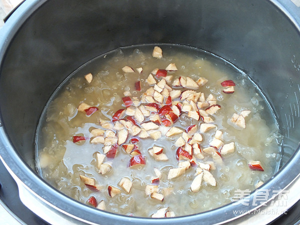 Quinoa, Lily, Red Date and Tremella Soup recipe