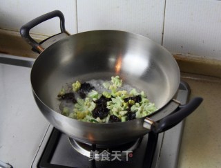 Stir-fried Cauliflower with Fungus recipe