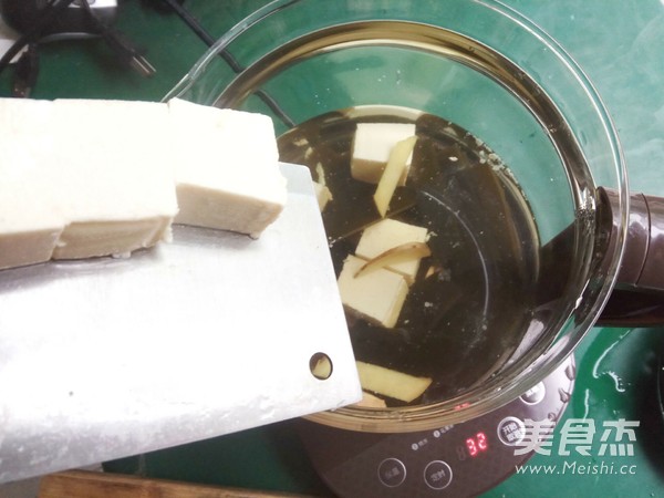 Tofu Soup with Shrimp Skin and Seaweed recipe