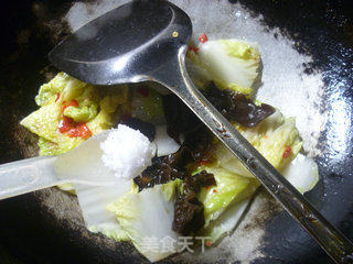 Stir-fried Black and White Vegetables recipe