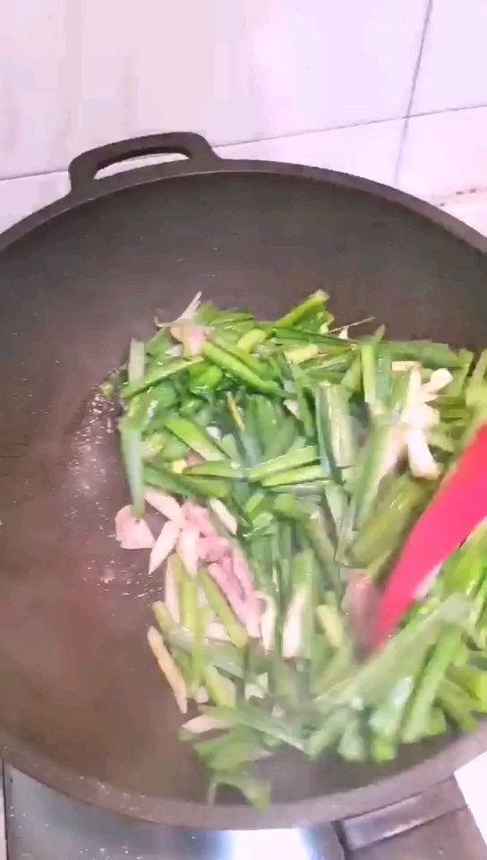 Stir-fried Spring Bamboo Shoots with Garlic recipe