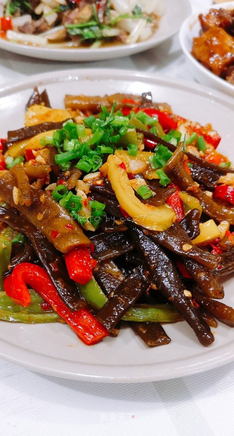Spicy Stir-fried Colorful Sea Bamboo Shoots