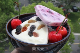 Fried Yogurt (blueberry Sauce and Raisins) recipe