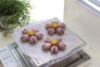 Happy Big Flower-like Steamed Buns recipe