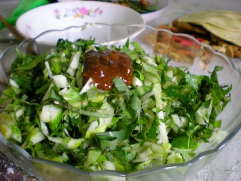 Cucumber Mixed with Wild Vegetables recipe