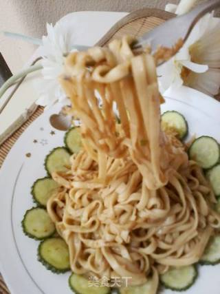 Simple Desktop Breakfast-delicious Peanut Sauce Noodles recipe