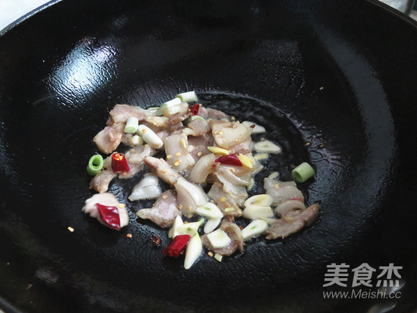 Stir-fried Twice Cooked Pork with Fungus recipe