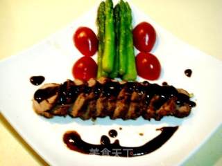 Home-made Delicious Western Food, Spanish-style "roasted Pork Tenderloin with Black Pepper" recipe