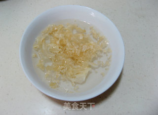 Mung Bean Lily Tremella Soy Milk recipe