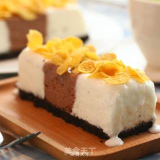 Two-color Ice Cream Cake recipe