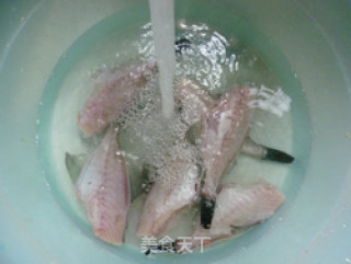Steamed Small Rubber Fish with Chopped Pepper recipe