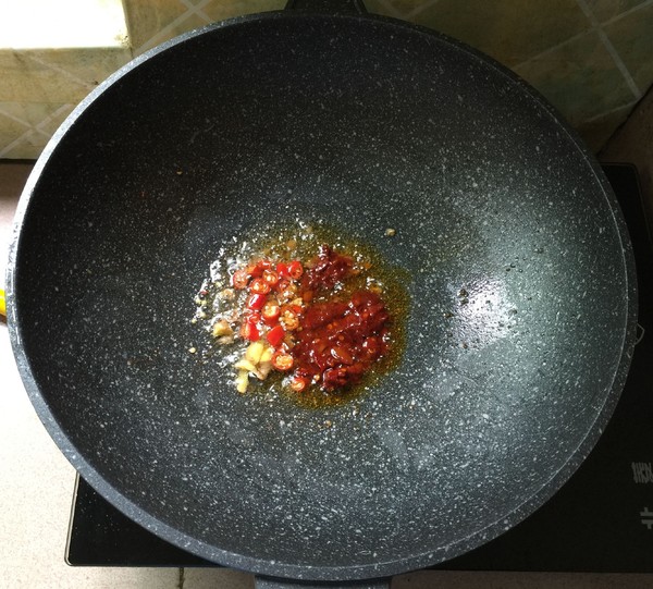 Stir-fried Lean Pork with Spring Bamboo Shoots recipe