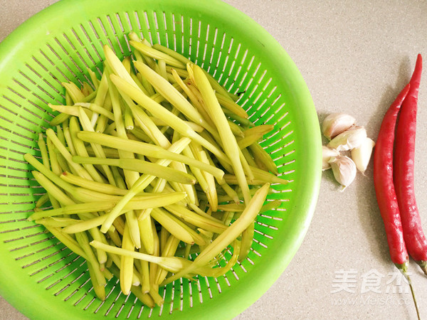 Stir-fried Daylily recipe