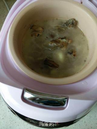 Mushroom Black Chicken Soup recipe