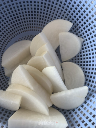 Stewed Beef Brisket with White Radish recipe