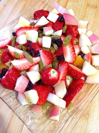 Easy Strawberry Salad recipe