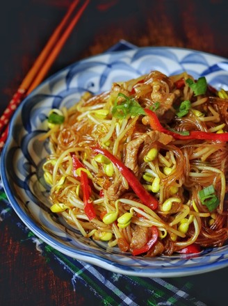 Fried Noodles with Soy Sprouts