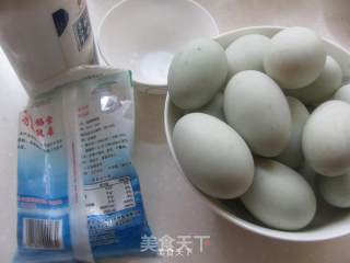 Simple Homemade Salted Duck Eggs with Oil recipe