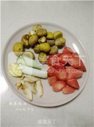 【invigorating Qi and Nourishing Blood】chestnut Chicken Soup recipe