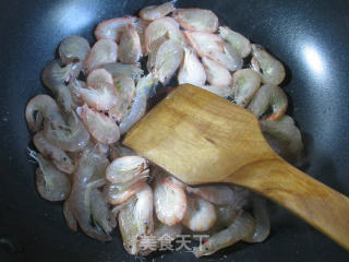 Stir-fried Prawns with Shredded Radish recipe