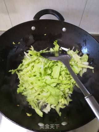 Stir-fried Rice Noodles with Cabbage recipe