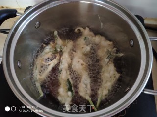 Fried Toon Fish with Wild Vegetables recipe