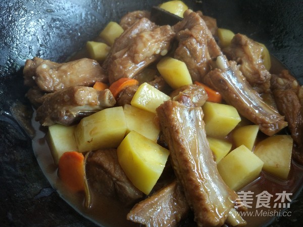 Roasted Pork Ribs with Potatoes recipe