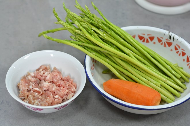 Stir-fried Asparagus and Carrots with Minced Meat recipe