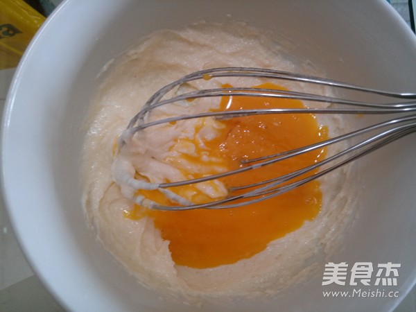 Meringue Pineapple Bread recipe