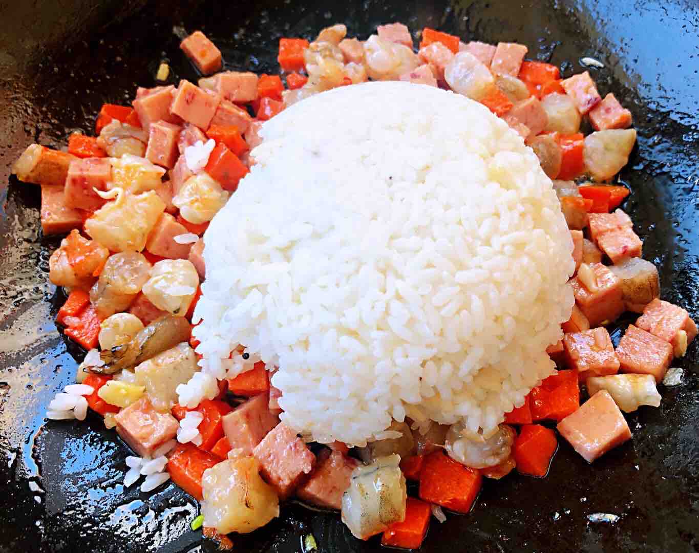 Pineapple Shrimp Fried Rice#大勇蟹田大米# recipe