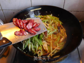 Fried Sausage with Fresh Bamboo Shoots recipe