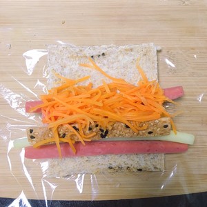 (innovative Way to Eat Whole Wheat Bread) (no Rice) Crab Meat Floss Sushi Roll recipe